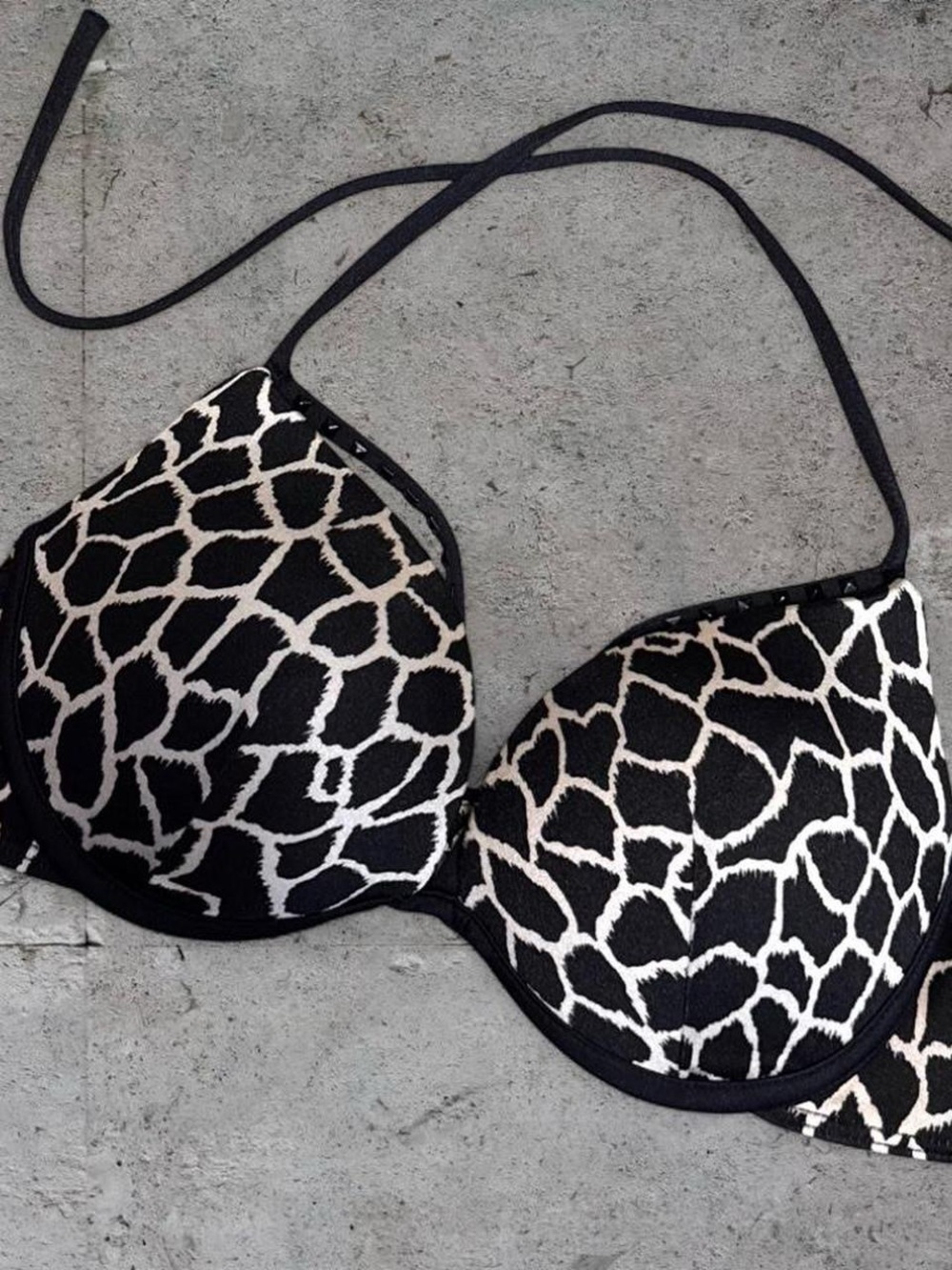 Victoria’s Secret Miraculous Bombshell Bikini Top Animal Print- adds 2 cup sizes - Picture 2 of 4